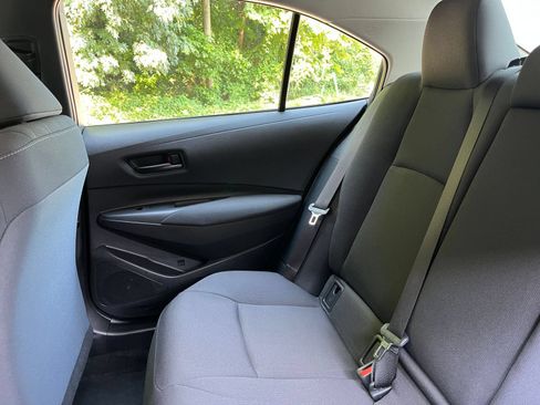 Used 2025 Toyota Corolla LE FWD image 37