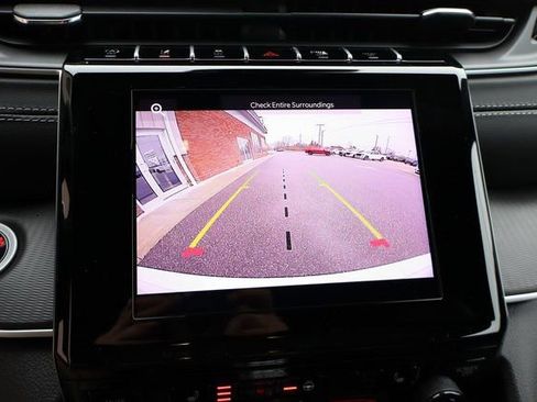 New 2025 Jeep Grand Cherokee Altitude image 18