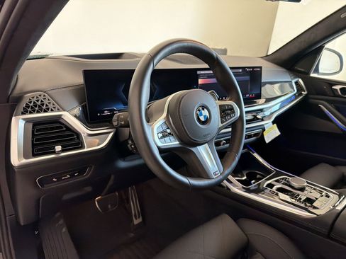 Used 2026 BMW X7 xDrive40i w/ M Sport Package AWD/4WD image 4