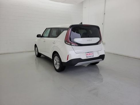 Used 2024 Kia Soul LX w/ Option Group 015 FWD image 7