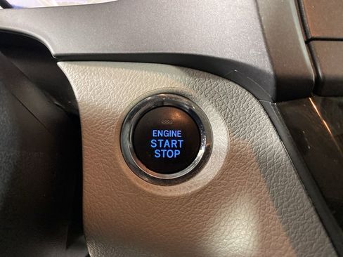 Used 2018 Toyota Sienna XLE w/ XLE Navigation Package image 17