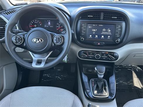 Used 2021 Kia Soul LX image 10