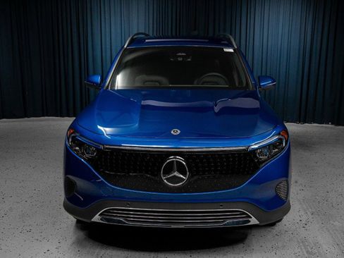 New 2025 Mercedes-Benz EQB 300 4MATIC image 2