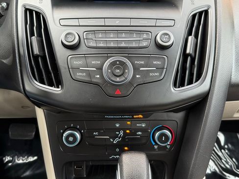 Used 2018 Ford Focus SE image 31