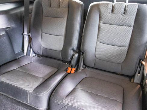 Used 2019 Ford Explorer XLT image 30