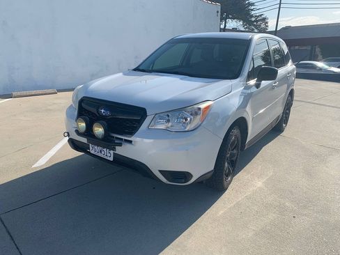 Used 2014 Subaru Forester 2.5i AWD/4WD image 3