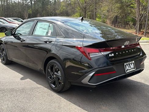 New 2026 Hyundai Elantra Sport FWD image 8