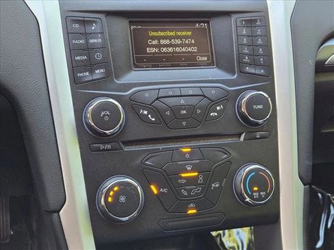 Used 2015 Ford Fusion SE FWD image 12