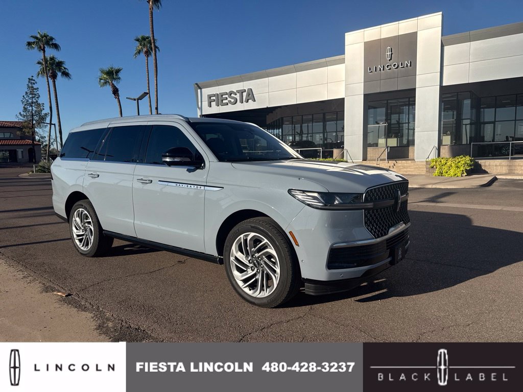 Used 2025 Lincoln Navigator Reserve AWD/4WD image 1