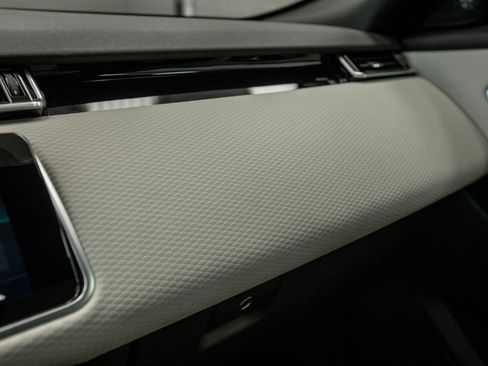 Used 2020 Land Rover Range Rover Velar R-Dynamic S image 22