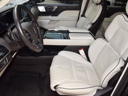 Used 2024 Lincoln Navigator Black Label AWD/4WD image 13