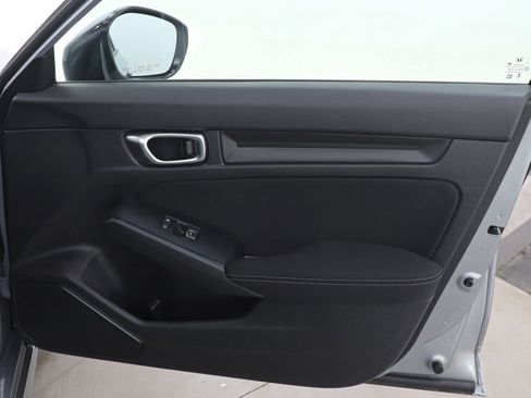 Used 2023 Honda Civic Sport image 9