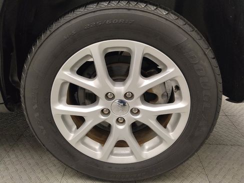 Used 2015 Jeep Cherokee Latitude FWD image 31
