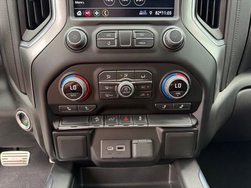 Used 2022 Chevrolet Silverado 1500 RST AWD/4WD image 18