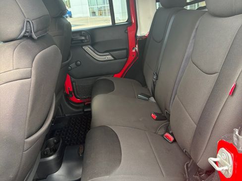 Used 2017 Jeep Wrangler Unlimited Sport w/ Connectivity Group AWD/4WD image 13