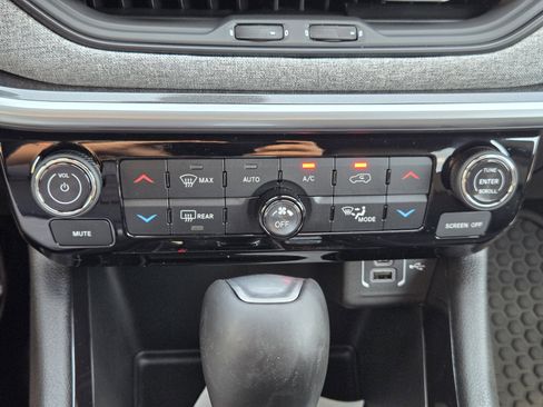 New 2025 Jeep Compass Latitude w/ Convenience Group image 16