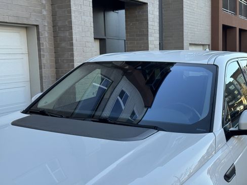 Used 2017 Land Rover Discovery Sport SE image 12