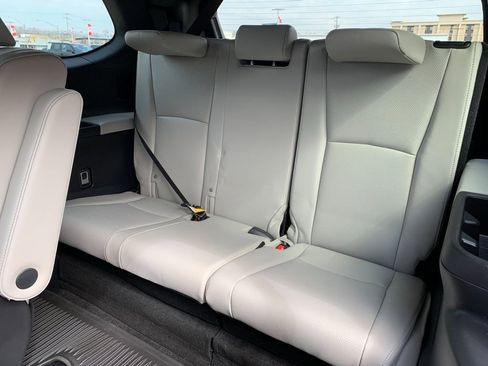 Used 2024 Toyota Grand Highlander AWD Hybrid image 18