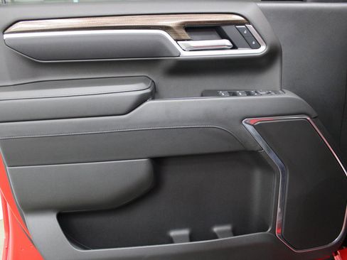 Used 2025 Chevrolet Silverado 2500 LT image 11