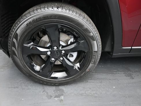 New 2026 Jeep Grand Cherokee Limited RWD image 10