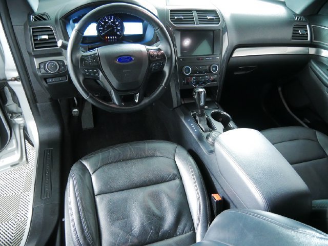 Certified 2018 Ford Explorer XLT w/ Equipment Group 202A AWD/4WD image 4