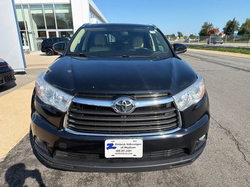 Used 2014 Toyota Highlander XLE AWD/4WD image 3
