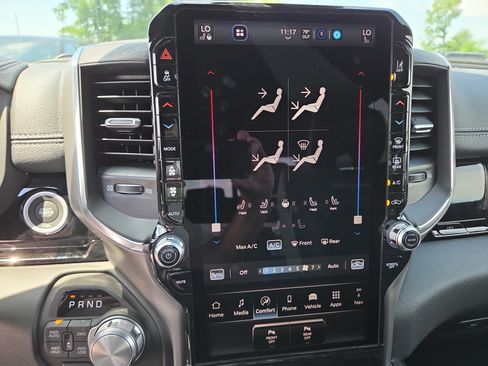 New 2026 RAM 1500 Laramie AWD/4WD image 4