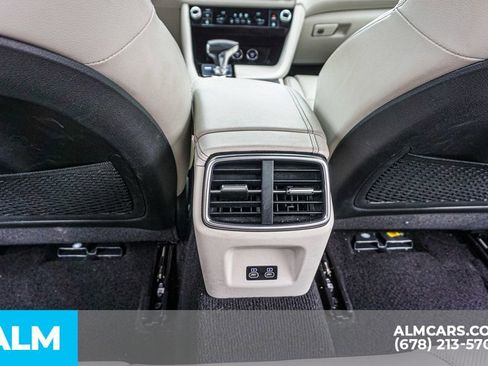Used 2025 Genesis G70 2.5T RWD image 31