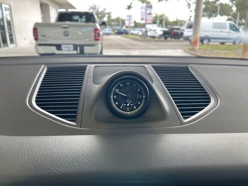 Used 2024 Porsche Macan image 47