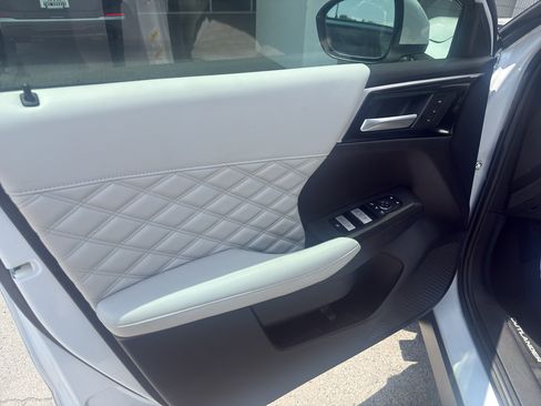 Used 2024 Mitsubishi Outlander SEL Black Edition FWD image 15