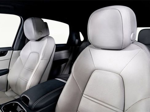 Used 2022 Porsche Cayenne S image 3