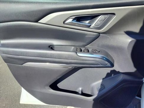 Certified 2026 Chevrolet Traverse LT FWD image 14