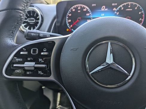 Used 2023 Mercedes-Benz GLB 250 image 16