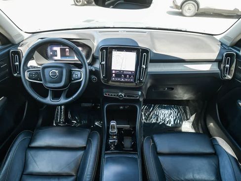 Used 2023 Volvo XC40 B5 Plus AWD/4WD image 14