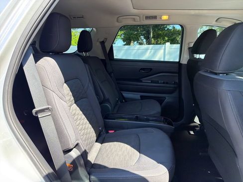 Used 2025 Nissan Pathfinder SV w/ SV Premium Package AWD/4WD image 51