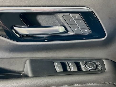 Used 2025 Chevrolet Tahoe Z71 image 15