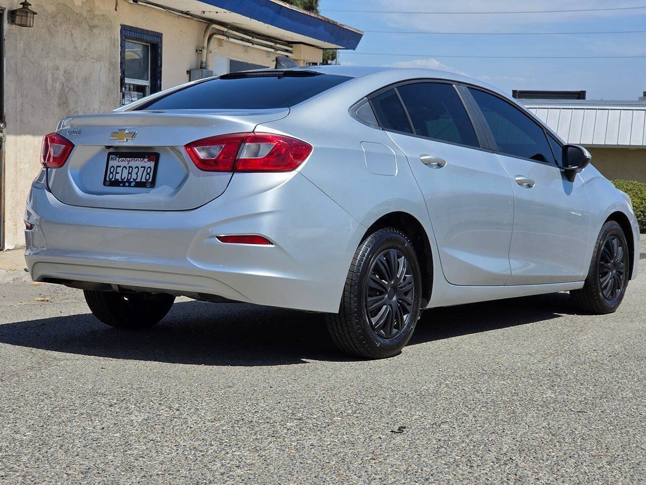Used 2018 Chevrolet Cruze LS FWD image 16