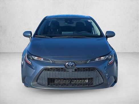 Certified 2022 Toyota Corolla LE image 2