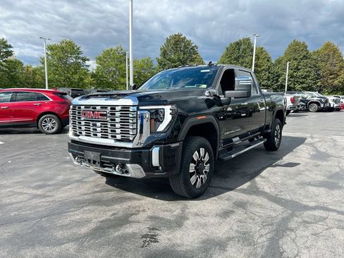 Used 2024 GMC Sierra 2500 Denali w/ Denali Reserve Package AWD/4WD image 4