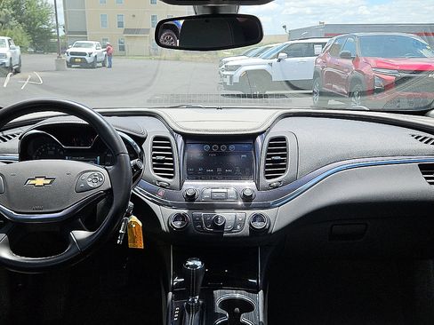 Used 2016 Chevrolet Impala LT w/ Convenience Package FWD image 10