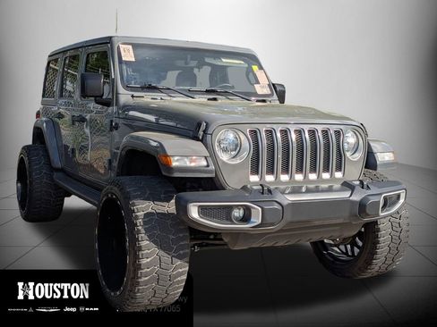 Used 2019 Jeep Wrangler Unlimited Sahara image 3