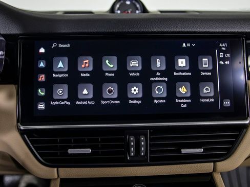 Used 2023 Porsche Cayenne image 30