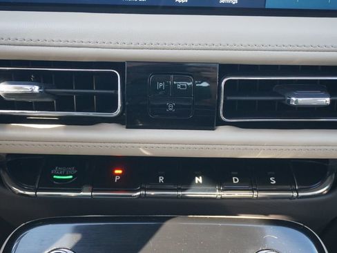 Used 2022 Lincoln Nautilus Reserve image 34