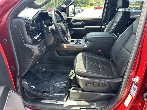 Used 2024 Chevrolet Silverado 2500 High Country w/ High Country Premium Package AWD/4WD image 11