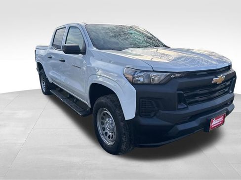 Certified 2024 Chevrolet Colorado W/T image 13