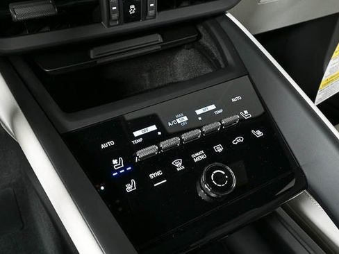 Used 2025 Porsche Macan Electric image 16