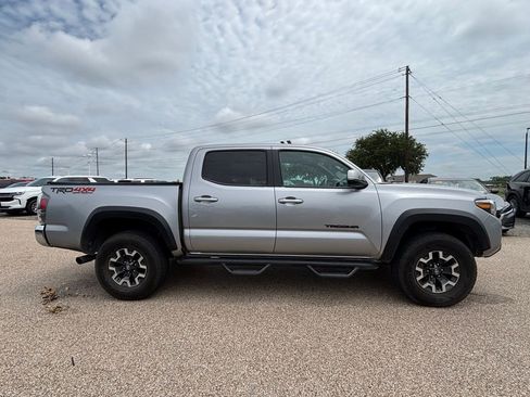 Used 2021 Toyota Tacoma TRD Off-Road AWD/4WD image 4