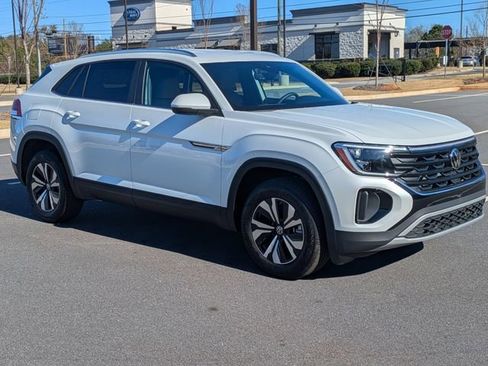 New 2026 Volkswagen Atlas Cross Sport SE FWD image 2