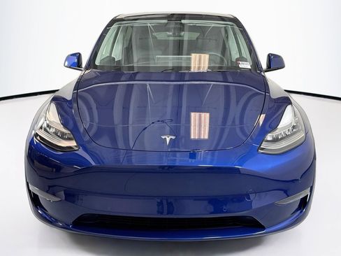 Used 2022 Tesla Model Y Long Range image 2