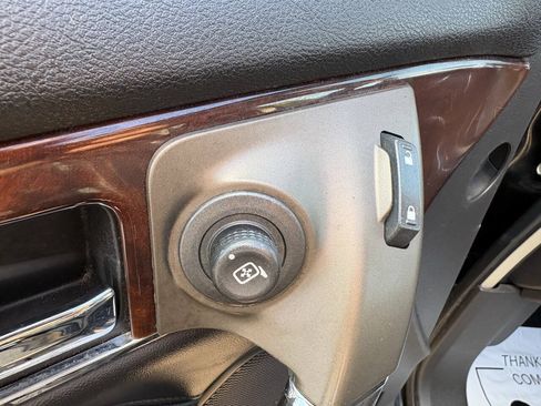 Used 2014 Lincoln MKX AWD w/ Equipment Group 102A image 26